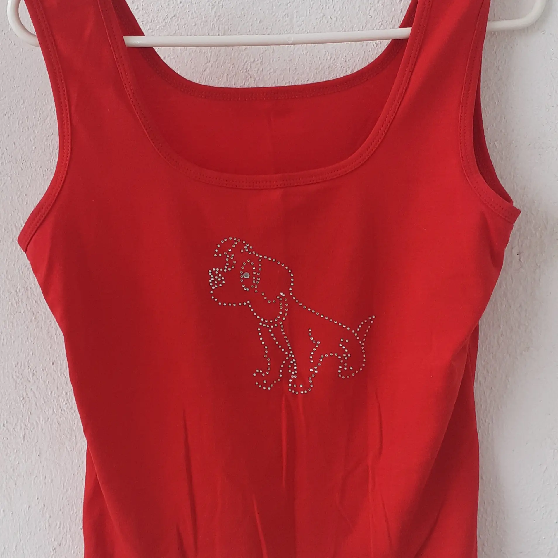 Camiseta roja sin mangas vintage