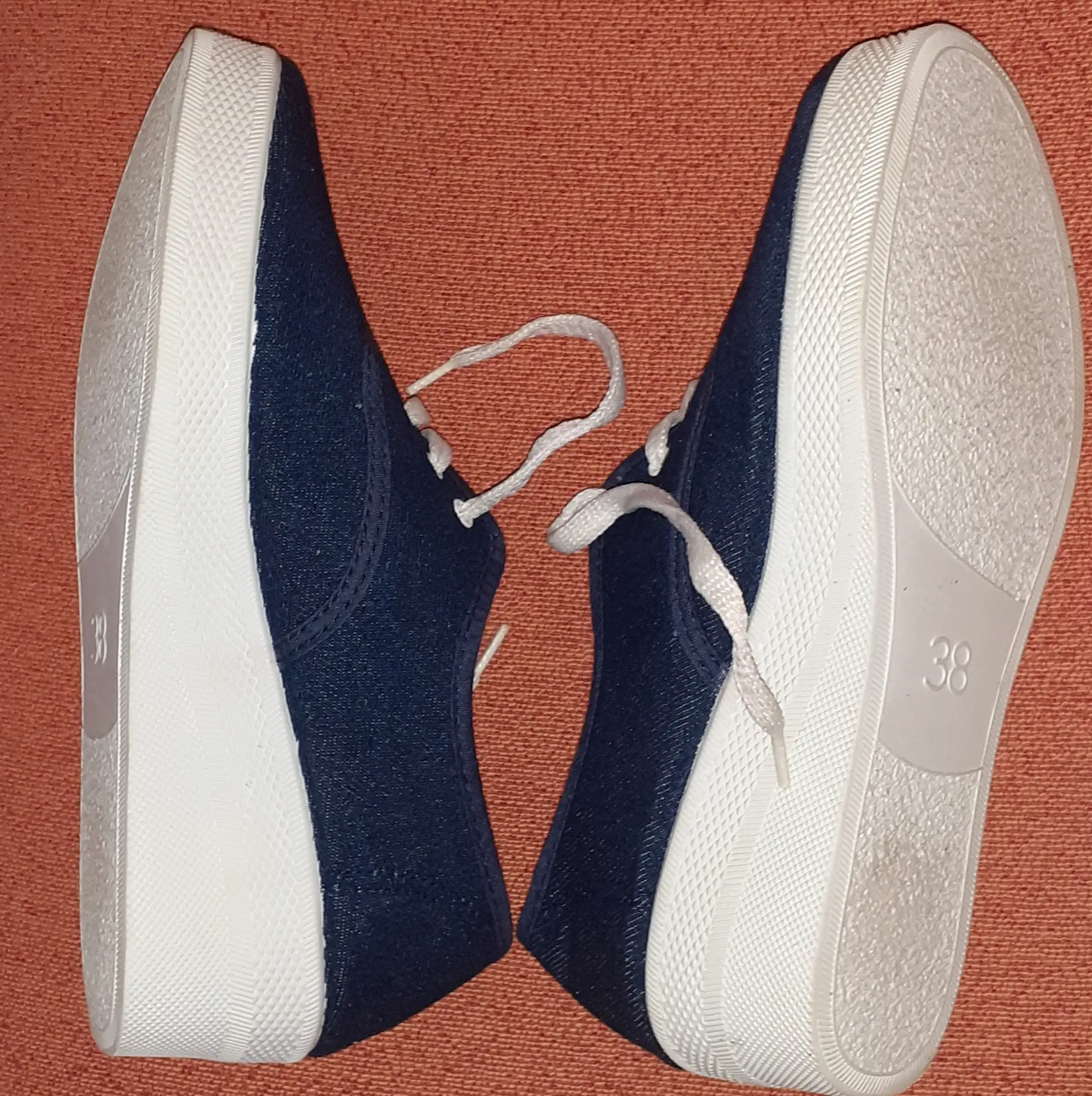 Tacones nude clásicos