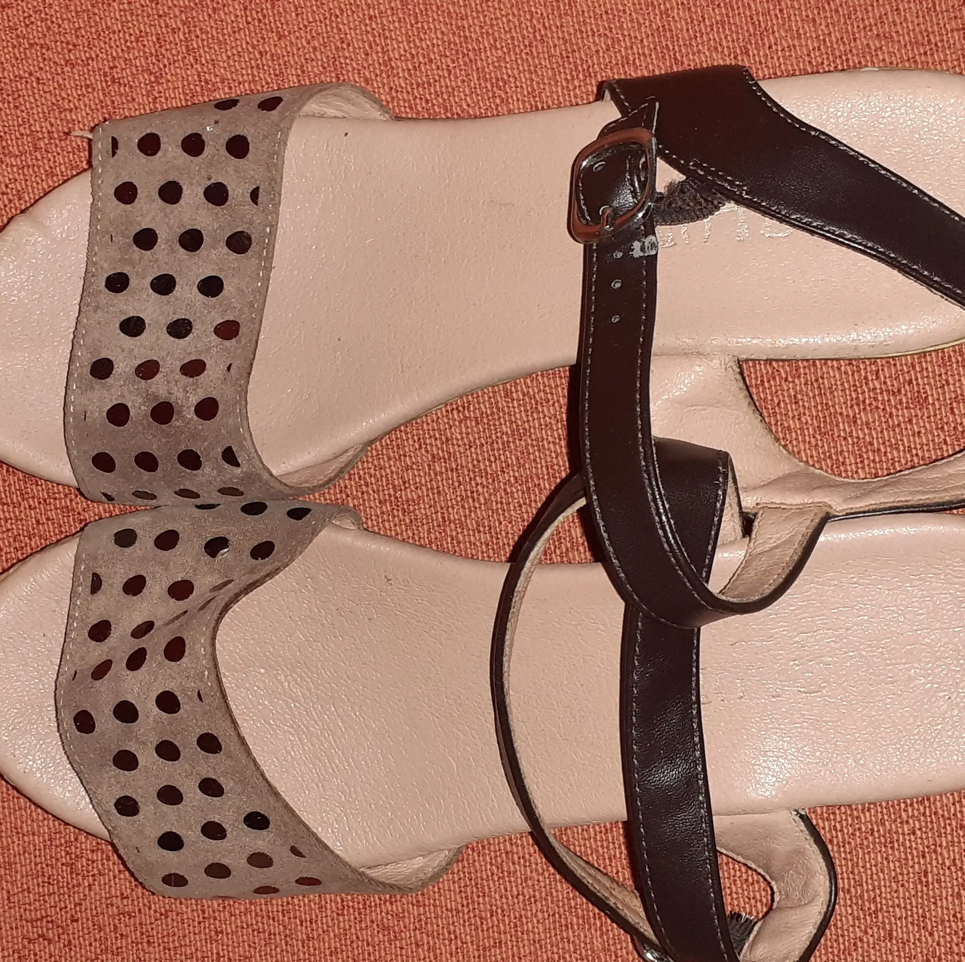 Tacones nude clásicos