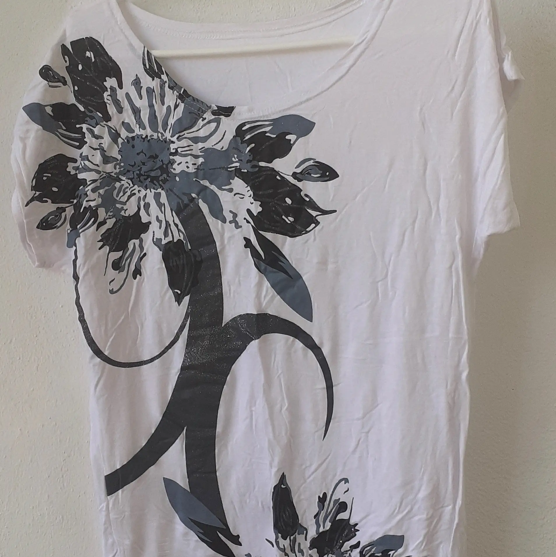 Camiseta-sin-mangas-gris-corazon-mujer_resultado