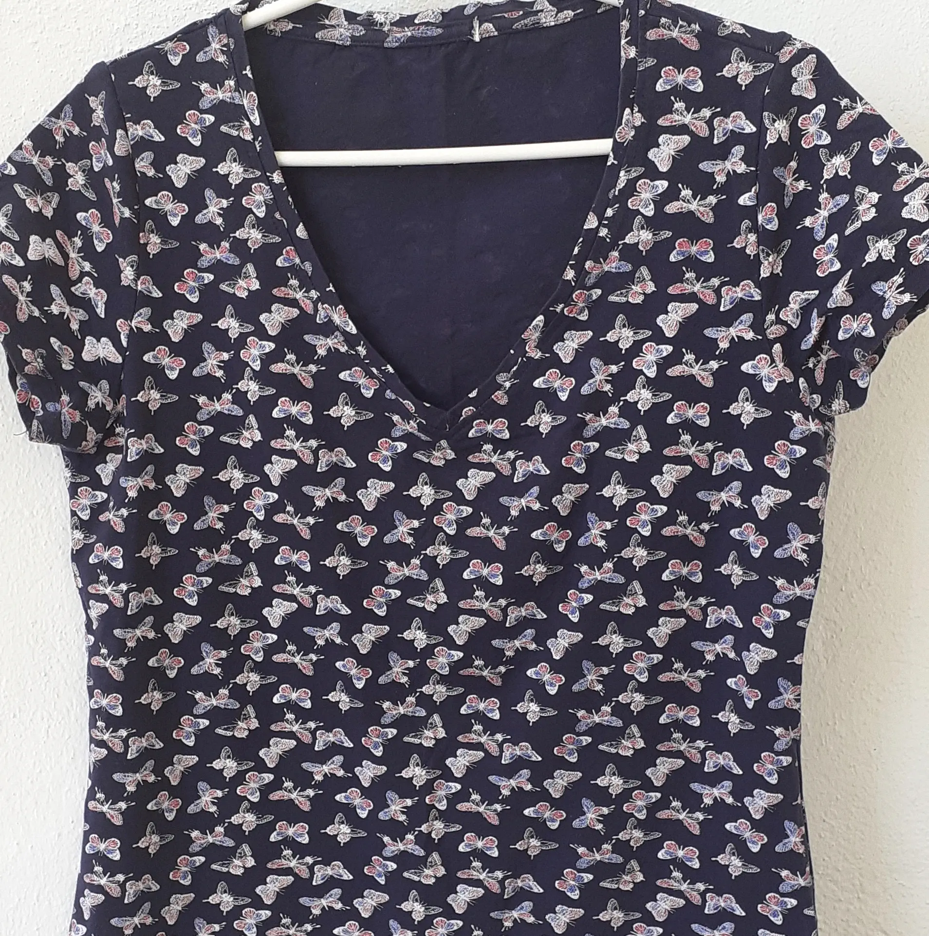 Camiseta-sin-mangas-gris-corazon-mujer_resultado