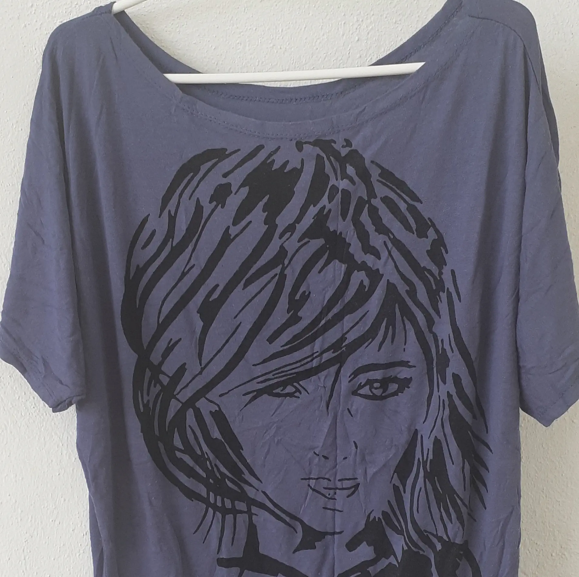 Camiseta-sin-mangas-gris-corazon-mujer_resultado