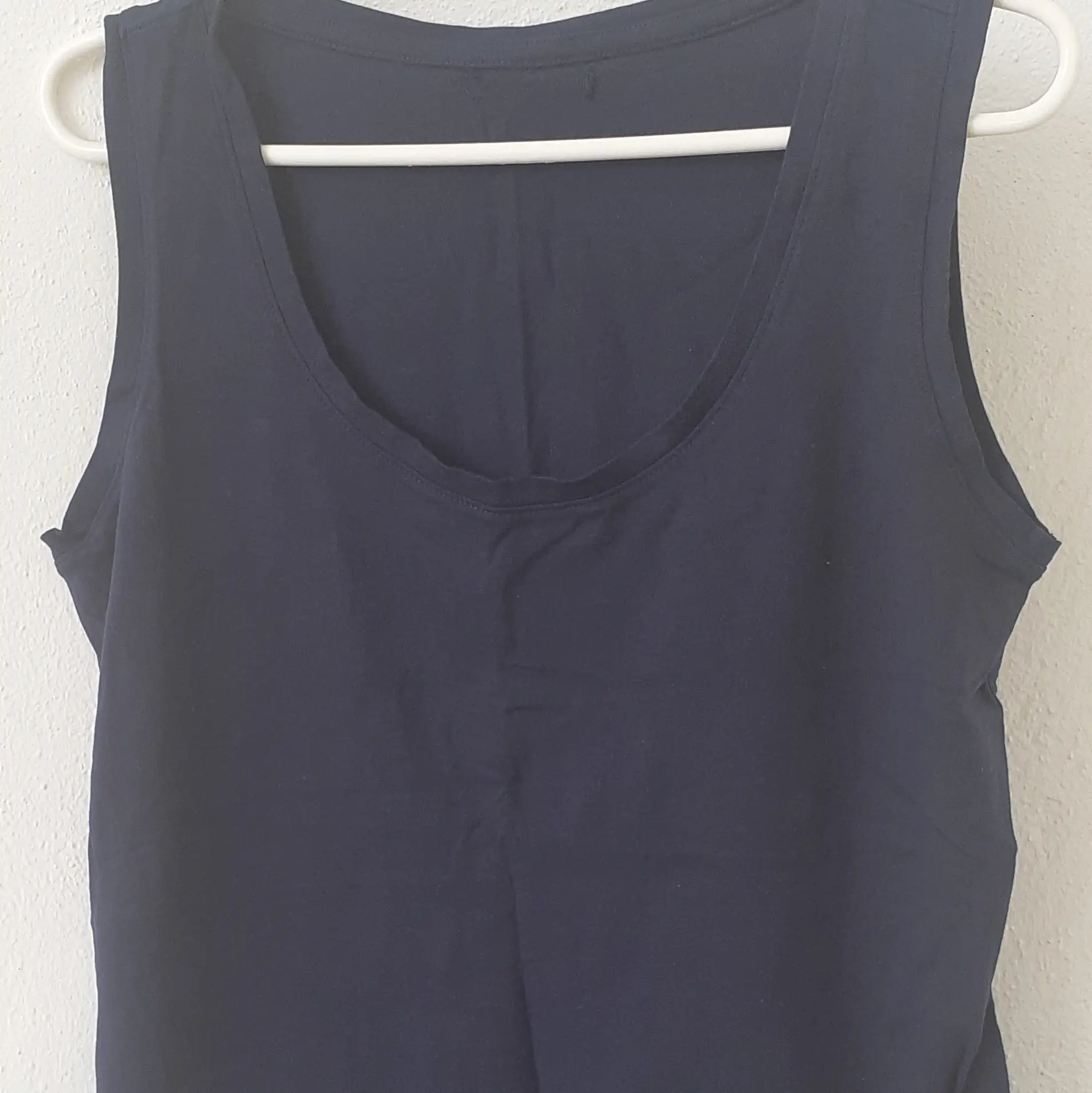 Camiseta-sin-mangas-gris-corazon-mujer_resultado