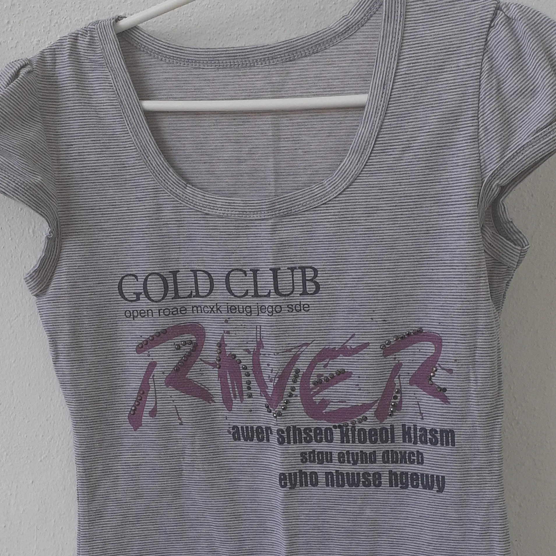 Camiseta-sin-mangas-gris-corazon-mujer_resultado