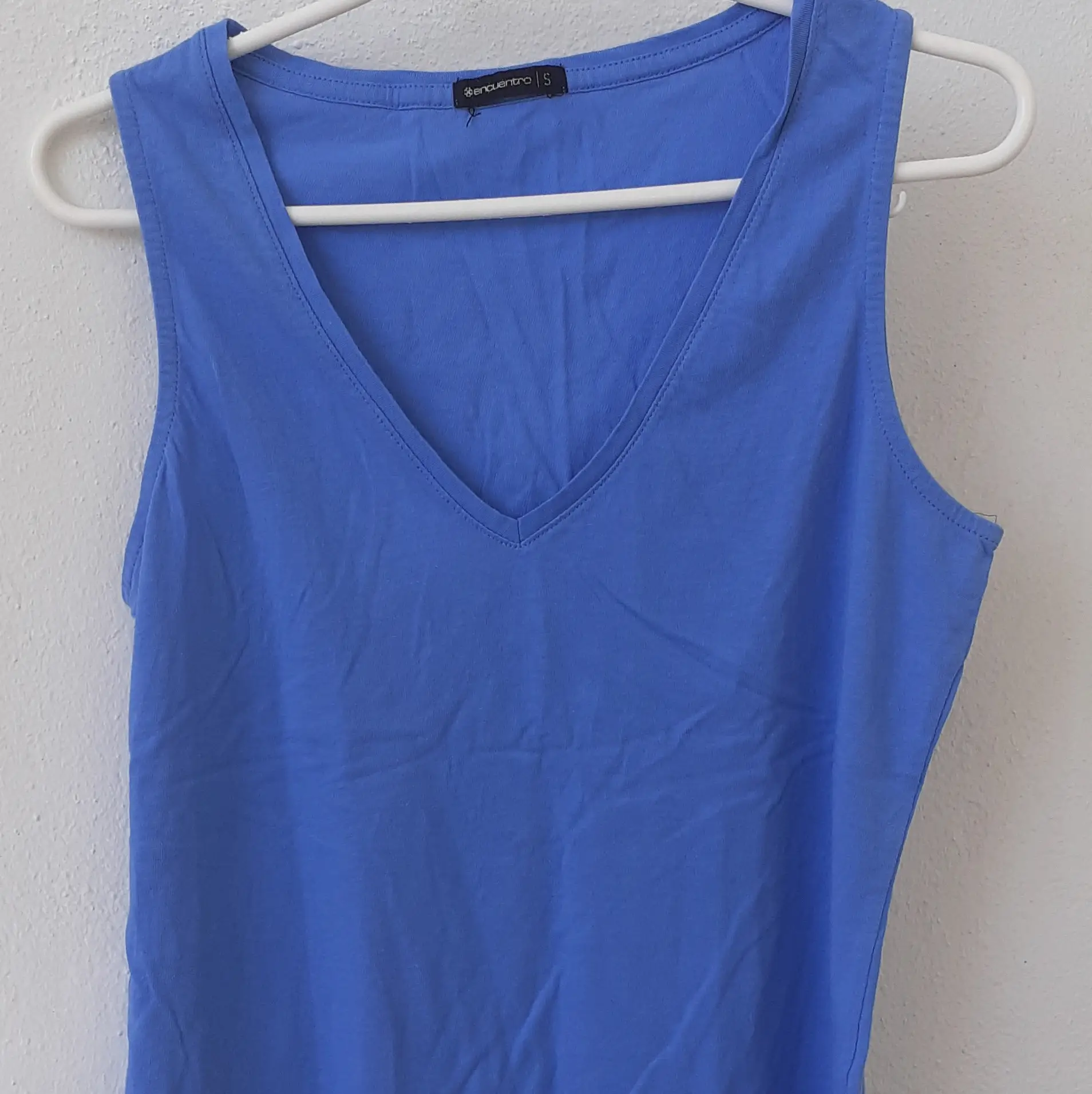 Camiseta-sin-mangas-gris-corazon-mujer_resultado