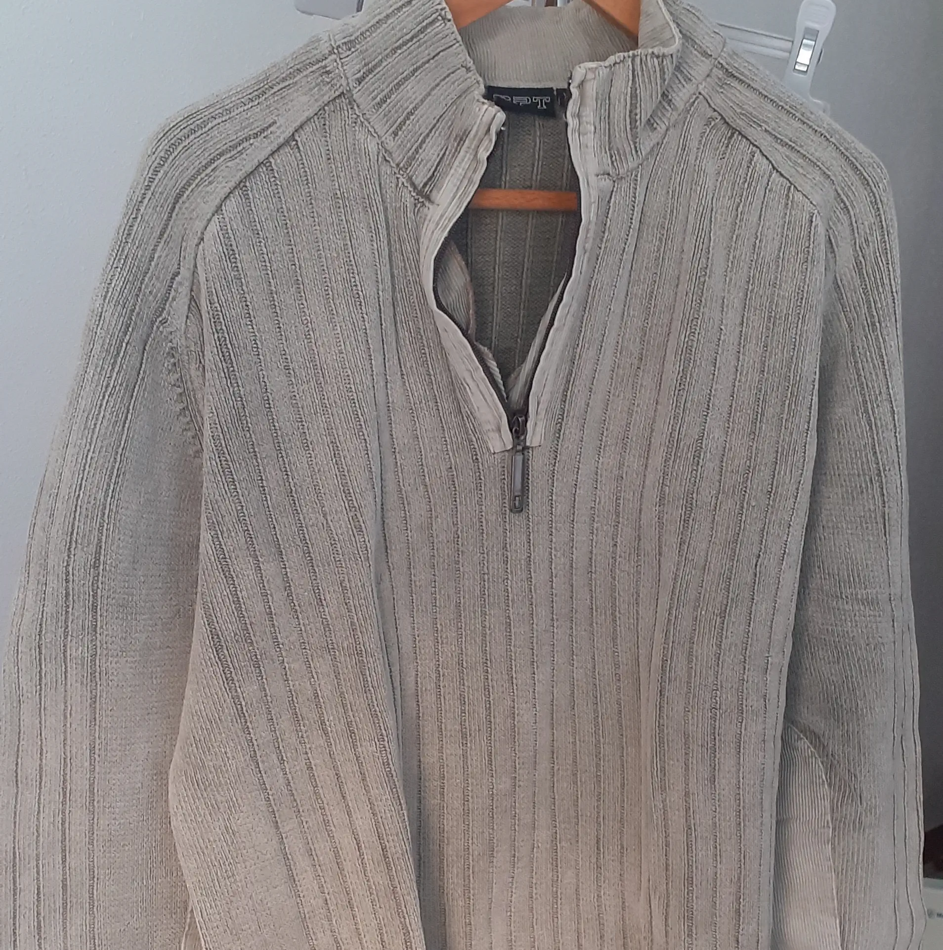 Jersey de lana beige